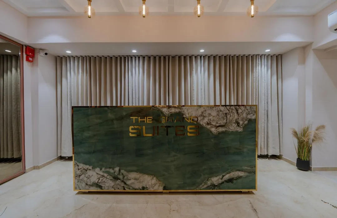Hotel The Grand Suites-1